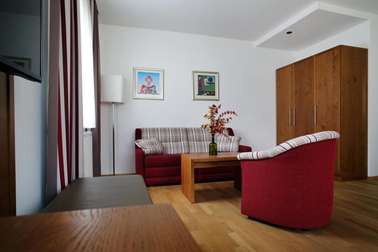 Landgasthof Barenwirt Petzenkirchen ภายนอก รูปภาพ